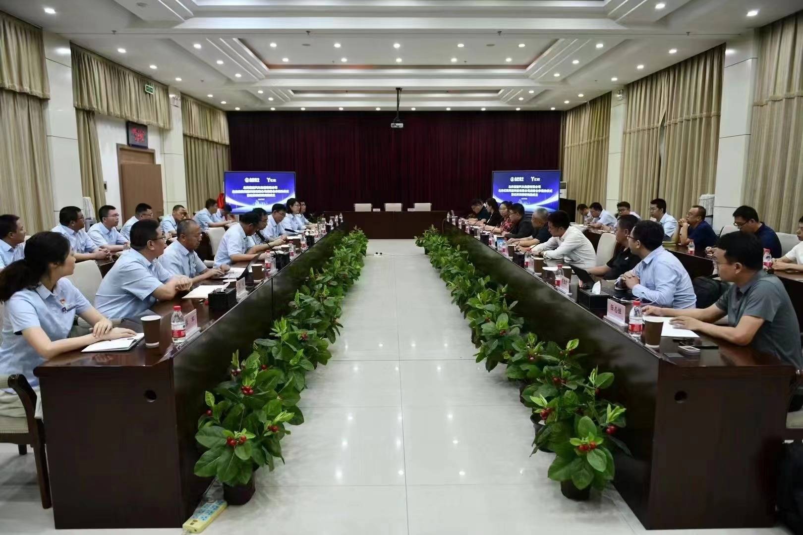 北奔重汽、億歐及松山湖材料實驗室簽署戰略合作協議，成立“億奔雙碳研究院”